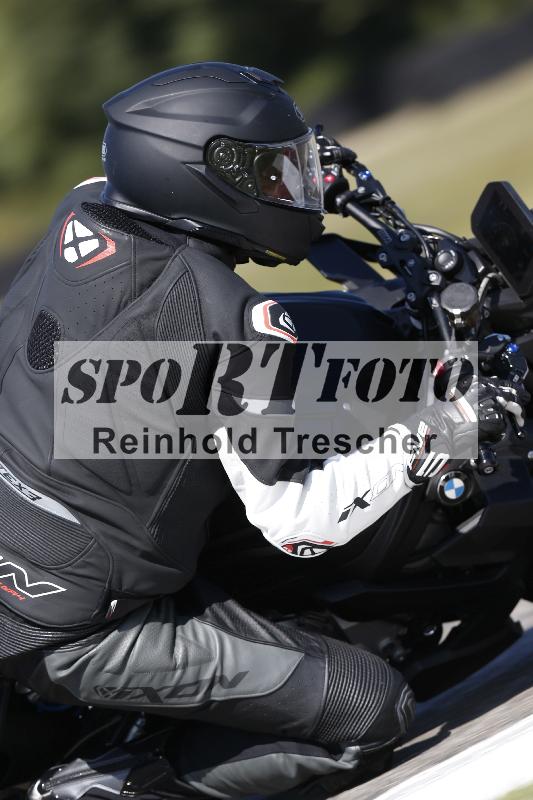 /Archiv-2025/49 26.08.2025 Cornu Master School ADR/blau-bleu/49